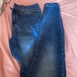 Women’s skinny jeans